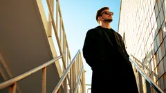 Het gaat niet alleen om smaak: wat het betekent om altijd zwart te dragen volgens de psychologie