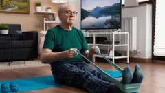 Vijf effectieve oefeningen voor ouderen – veilig thuis sporten