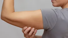 Vaarwel, armvet: drie makkelijke oefeningen die je thuis kunt doen