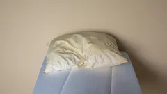 Zo houd je je kussen fris en zonder gele vlekken met deze simpele gewoontes