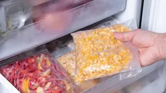 Welke producten je nooit moet invriezen, maar die toch vaak in de vriezer belanden